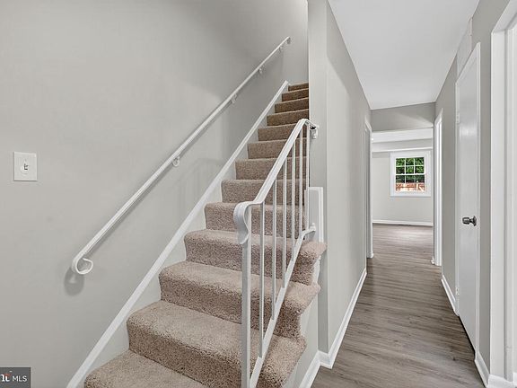 2nd image of 7419 Larne Ln