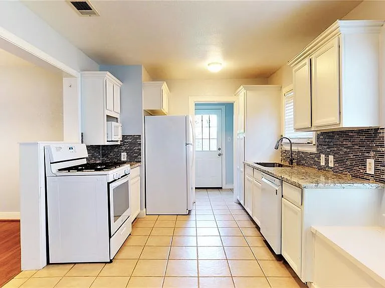 919 Dorothy St — Photo 15