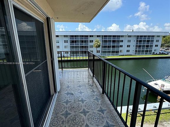 3rd image of 3860 NE 170th St APT 305