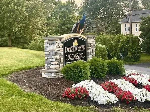 1250 Pin Oak Dr, Perkiomenville, PA 18074