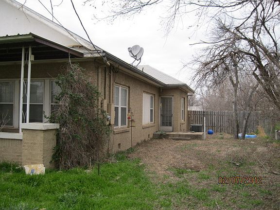 2nd image of 608 W Wheeler St