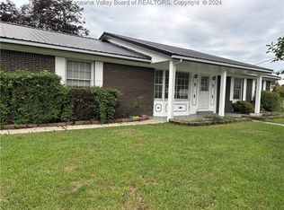 171 Shawnee Est, Winfield, WV 25213