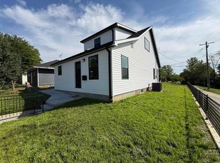 716 S 9th St, Petersburg, IN 47567