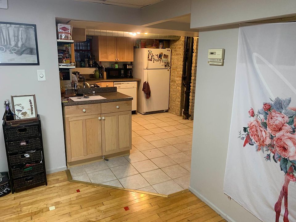 1st image of 1419 W Cornelia Ave #Basement
