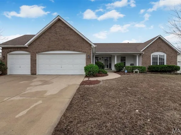 3315 Silvertrail Dr, Saint Charles, MO 63301