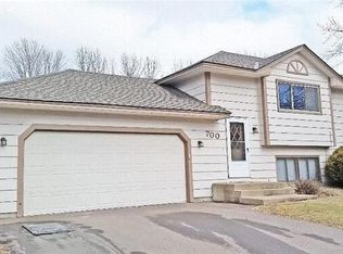 700 Ridge Dr SE, Saint Michael, MN 55376