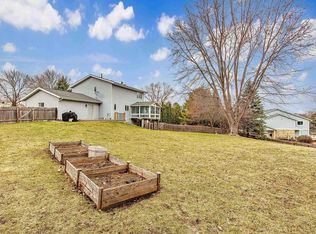 41 Newbury Cir, Madison, WI 53711