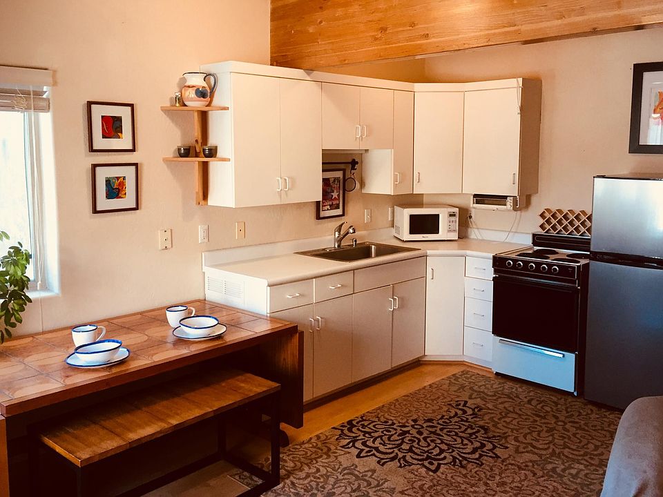 Kitchenette with sunrise views