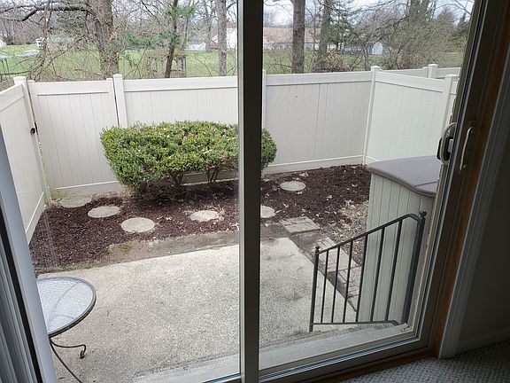 5th image of 428 Wellington Ct