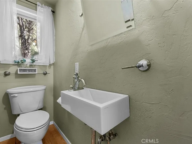 2304 Woodland Dr — Photo 23