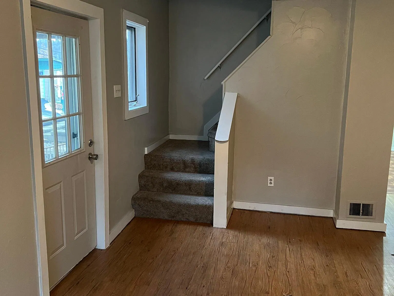 407 Center Street — Photo 2