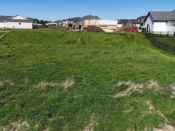 3rd image of 4631 Wild Horse Dr