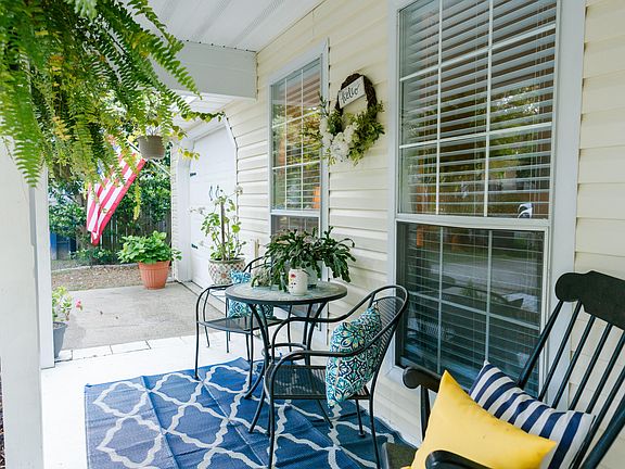 5th image of 18 Cedar Crest Cir