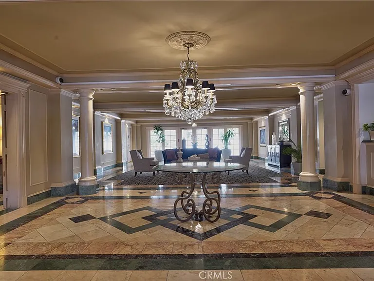 930 N Doheny Dr #303 — Photo 19