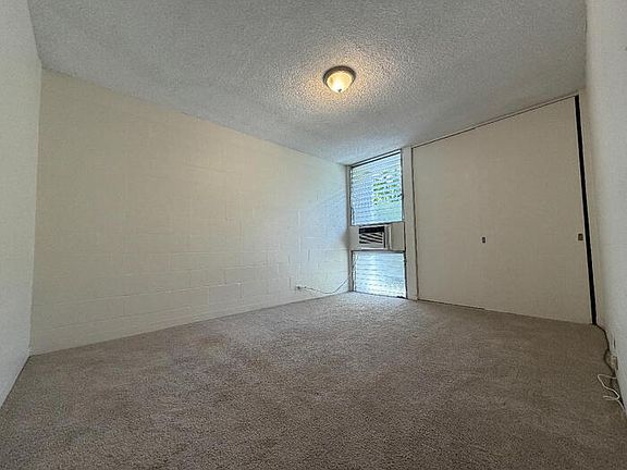 3rd image of 3151 Monsarrat Ave