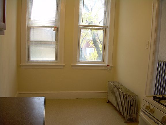 3rd image of 3300 W Wilson Ave APT 1