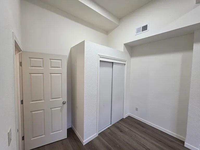 2323 Market St #B — Photo 14
