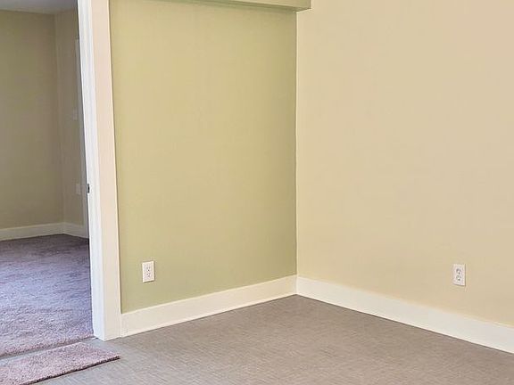 2nd image of 516-522 W 10th St #520