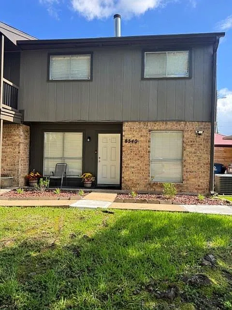 2 bed, 1.5 bath, 1124 sqft, $1,550 — Photo 1