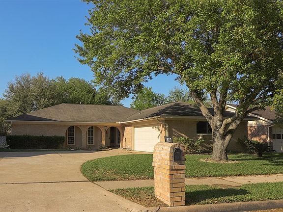 2nd image of 1809 Crooked Creek Ln