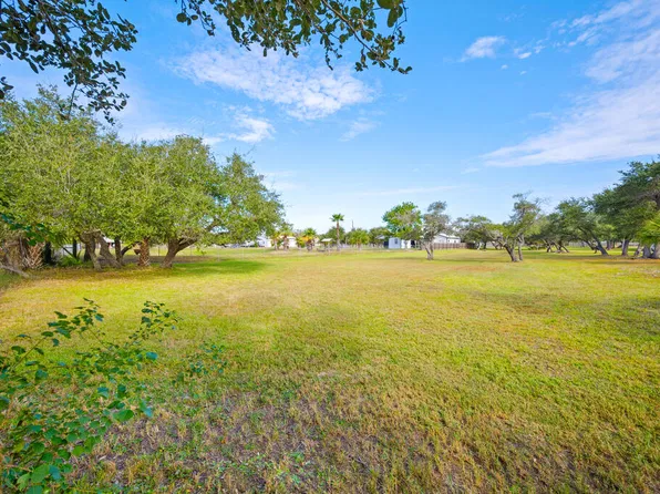 122 Bernardy Rd, Rockport, TX 78382