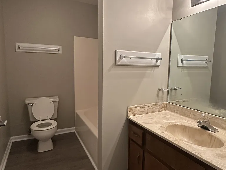 804B Park Ave N — Photo 9