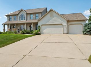 8437 Ellington Way, Middleton, WI 53562