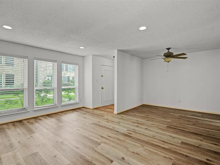 1334 Country Place Dr — Photo 7