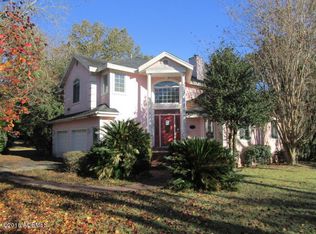 11 Stuart St, Seabrook, SC 29940