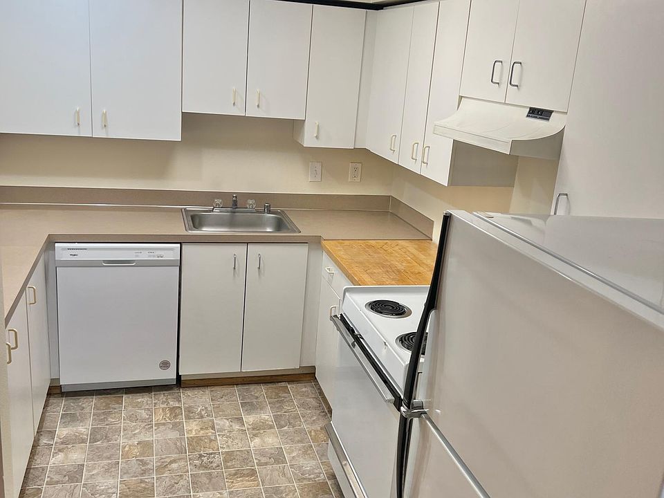 1st image of 1509 E Madison St APT 204