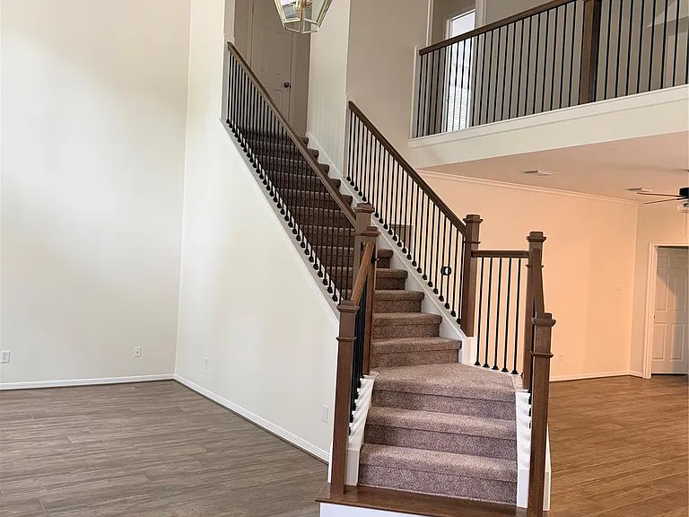 2201 Summer Reef Dr — Photo 3
