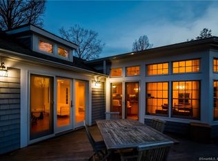 4 Crooked Trail Rd, Norwalk, CT 06853