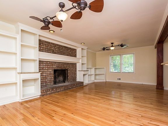 4th image of 6886 Lakeshore Dr