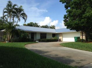 553 Coconut Dr, Indialantic, FL 32903
