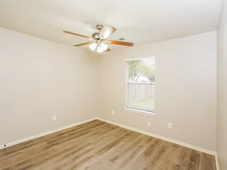 5200 Rockwood Dr — Photo 13