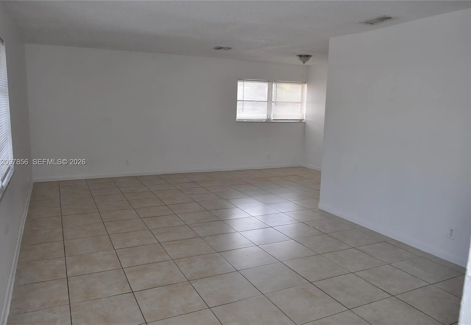 Villas At Coral Springs — Photo 1