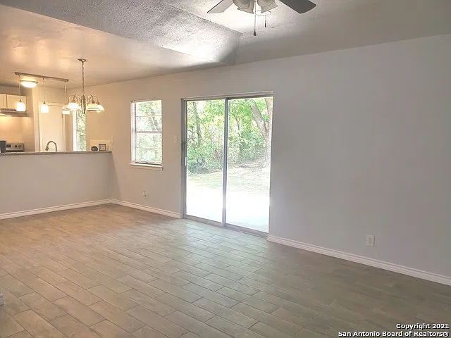 3 bed, 2.0 bath, 1264 sqft, $1,500 — Photo 4