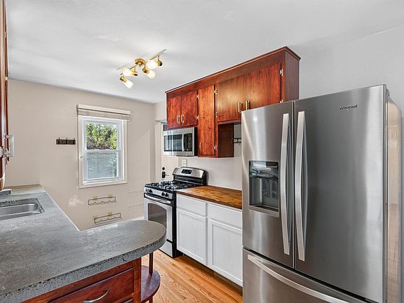 2nd image of 4928 Abbott Ave N