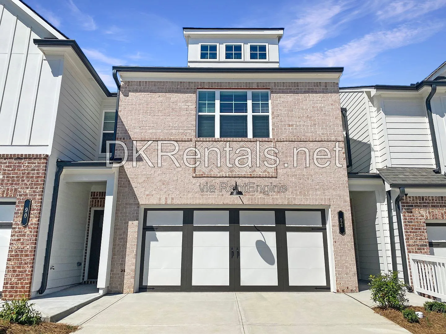 3 bed, 2.5 bath, 1900 sqft, $2,200 — Photo 1