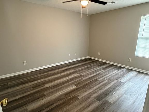 4th image of 1117 Carver Cir APT B