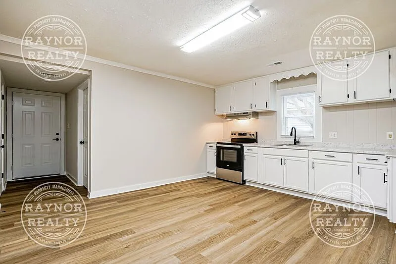 3 bed, 2.0 bath, 1138 sqft, $1,300 — Photo 3