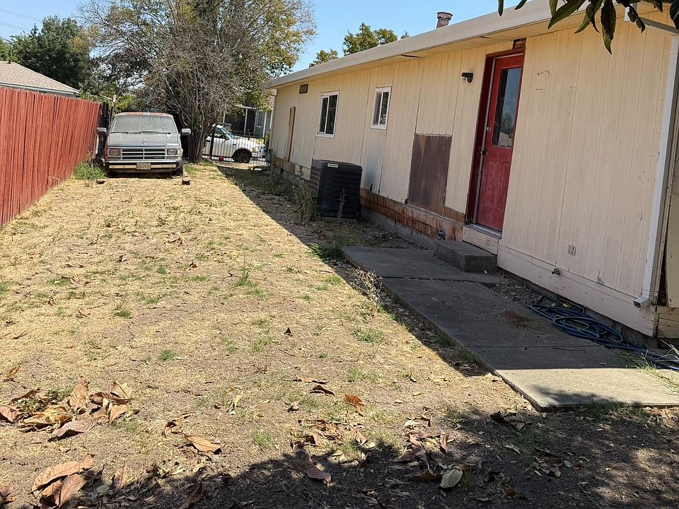 2nd image of 6820 Carnation Ave