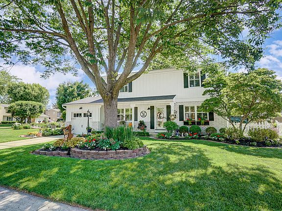 3rd image of 3640 Brinkman Dr