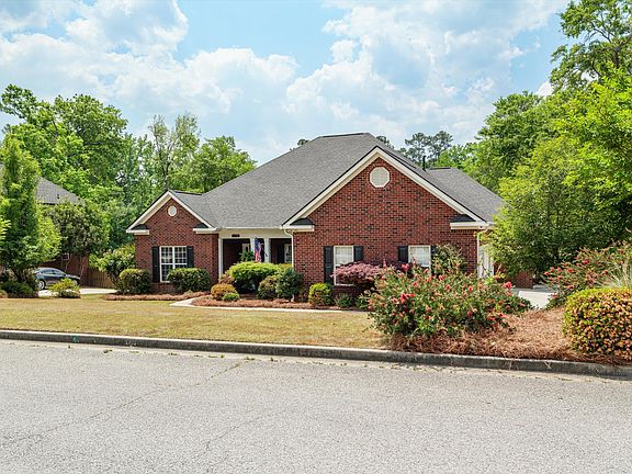 4th image of 670 Deerwood Way