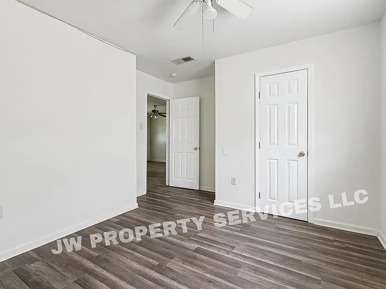 204 Wilker Neal Ave. — Photo 8