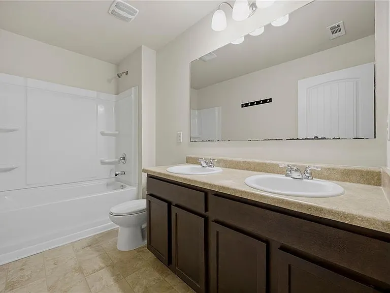 3110 Boxwood Xing — Photo 20