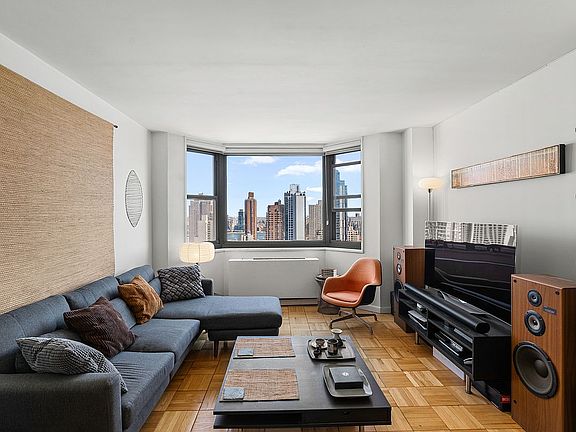 2nd image of 200 E 90th St APT 21D