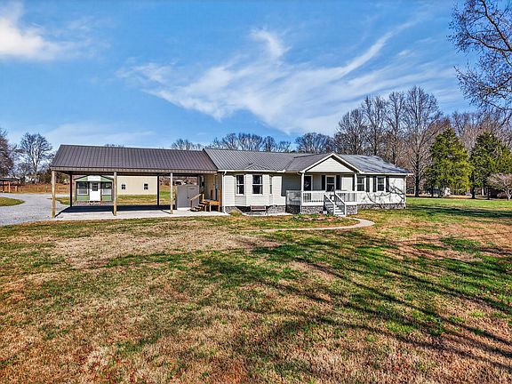 2nd image of 16 Clayton Acres Rd