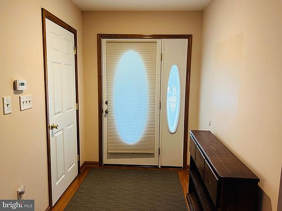 5th image of 117 Meadow Dr