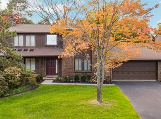 4066 Chablis St, West Bloomfield, MI 48323